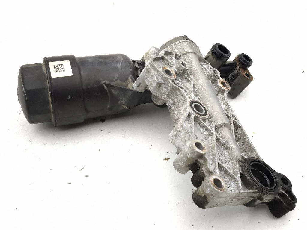 Oil filter mounting bracket – Mercedes-Benz GLC-Class C253 (2016-)
