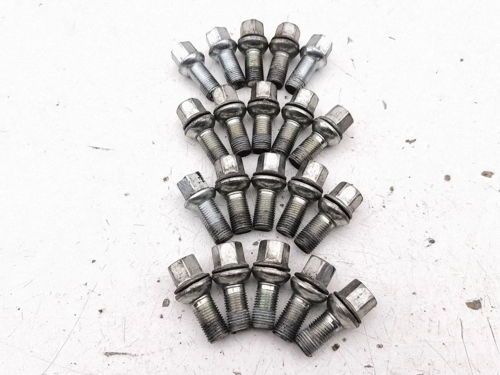 Nuts/bolts