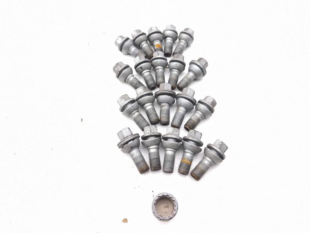 Nuts/bolts