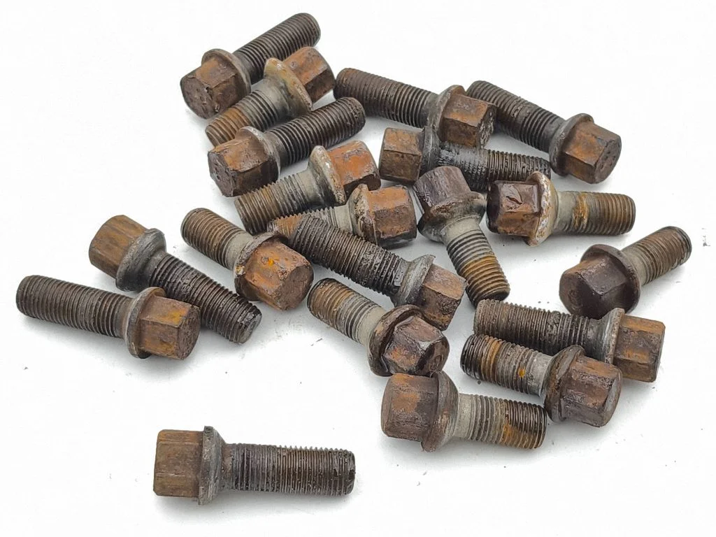 Nuts/bolts