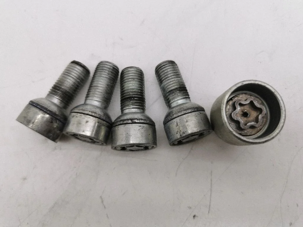 Anti-theft wheel nuts and lock – Skoda Octavia Mk4 (2019-)