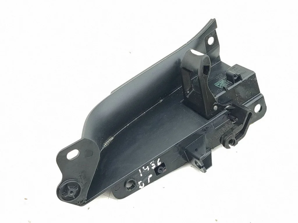 Front door interior handle LJ8BR22600AD
