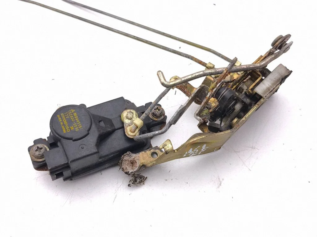 Front door lock MB64115