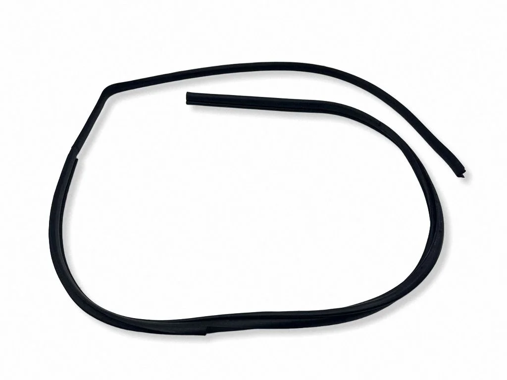 Esiukse tihend (kere pool) – vasak