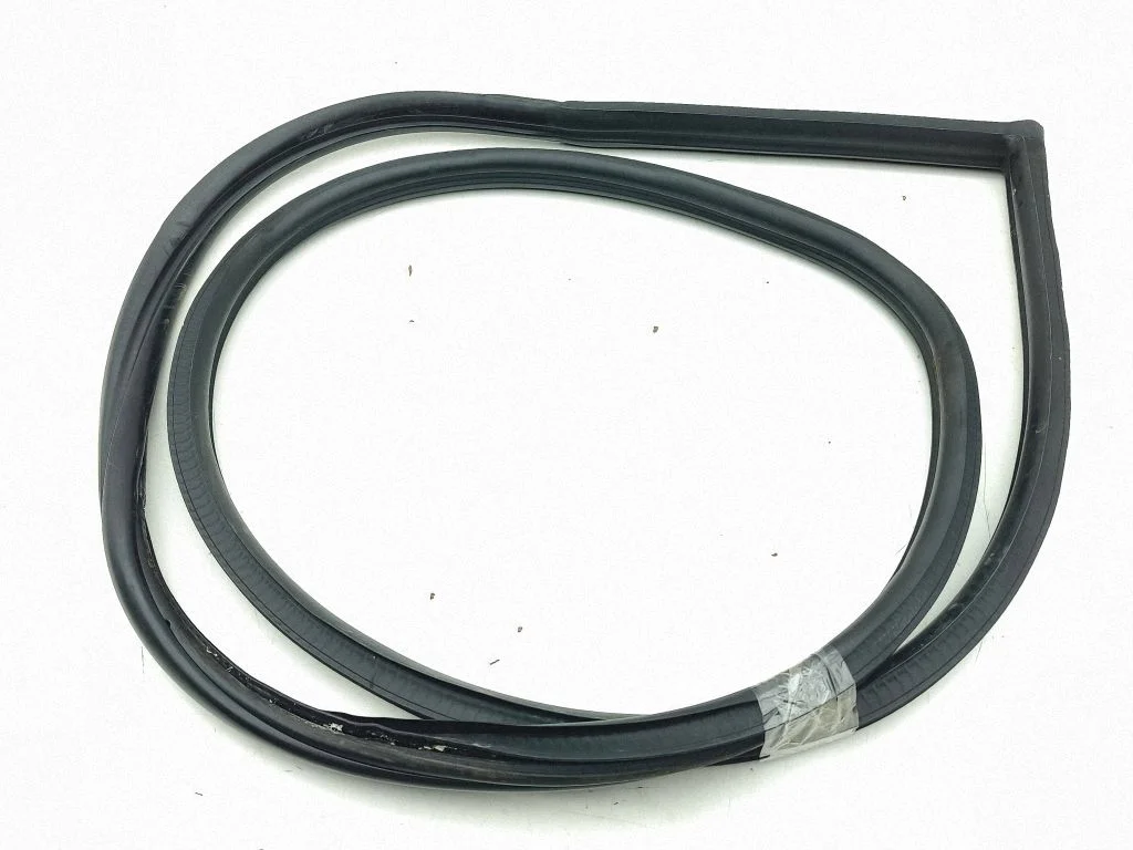 Front door rubber seal – left