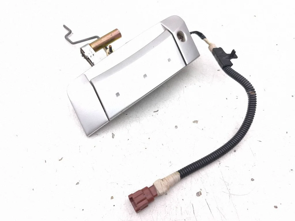 Front door exterior handle – right