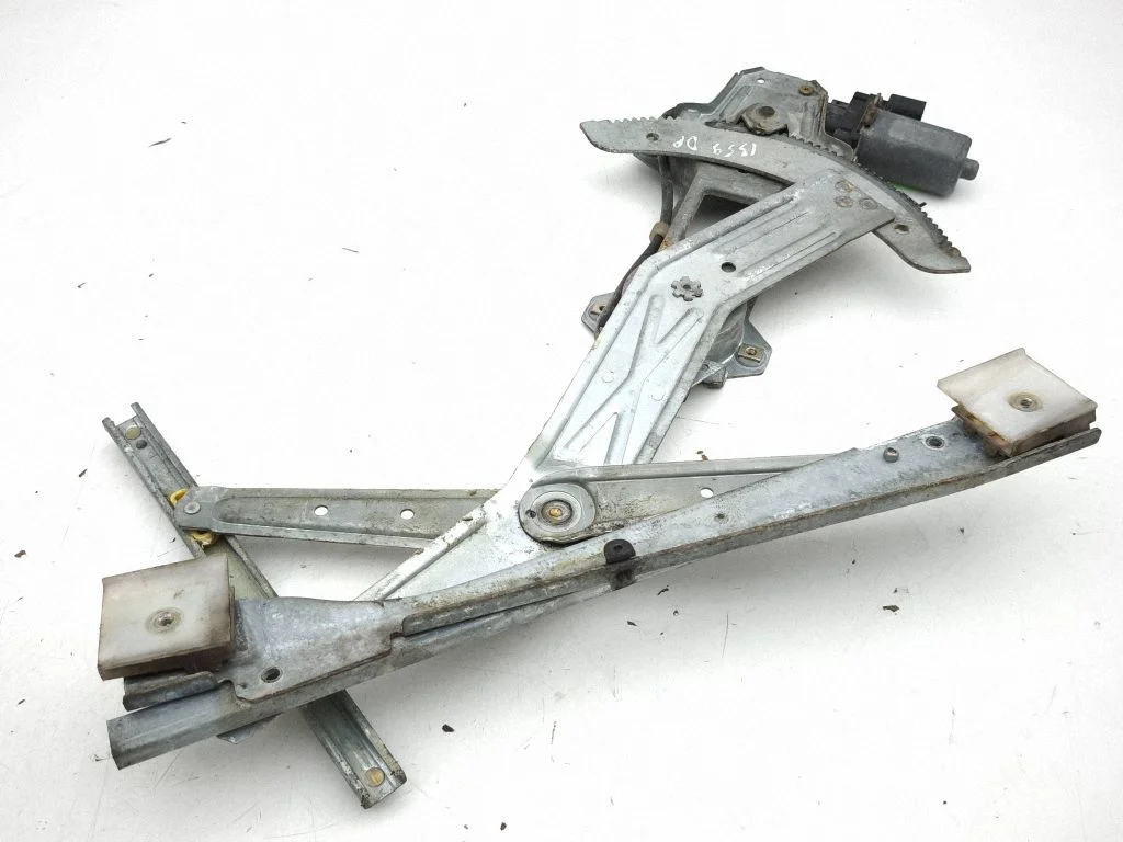 Front door window regulator with motor D260803