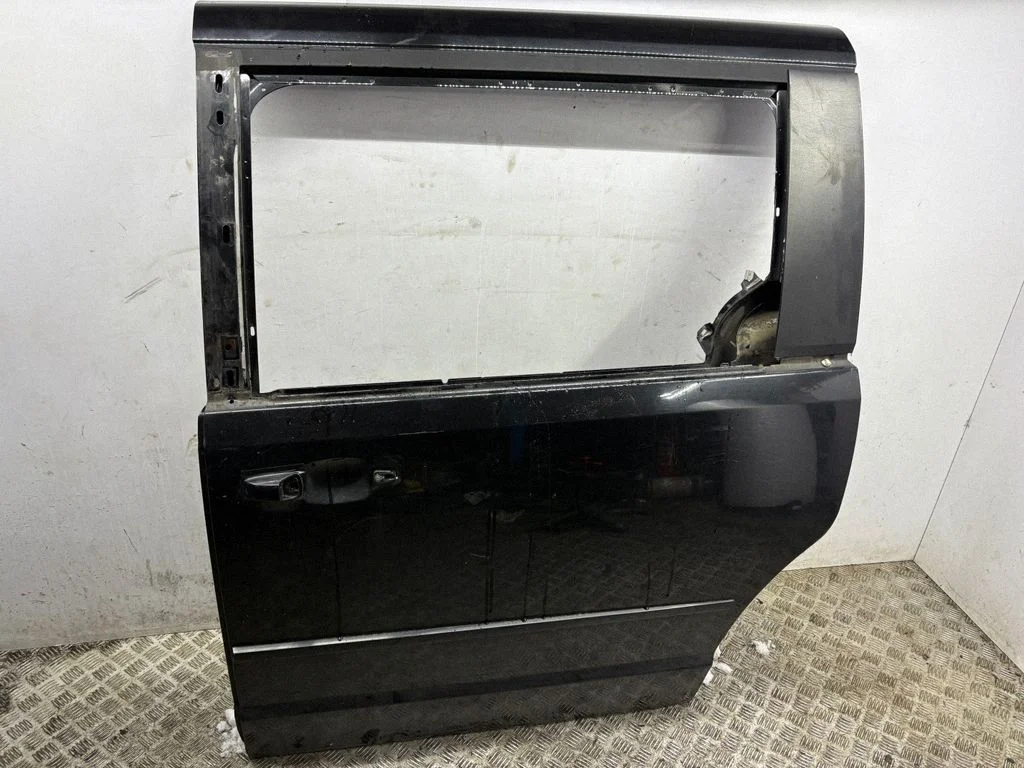 Side sliding door – left