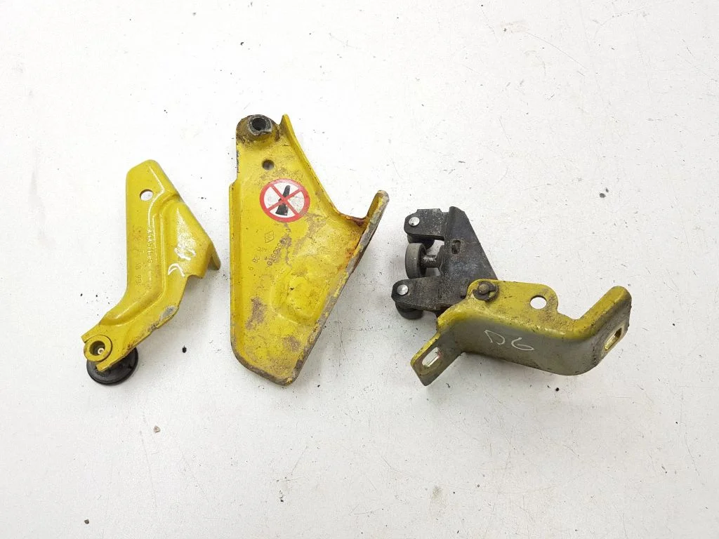 Roller guide/hinge set – Renault Kangoo I (1997-2003)