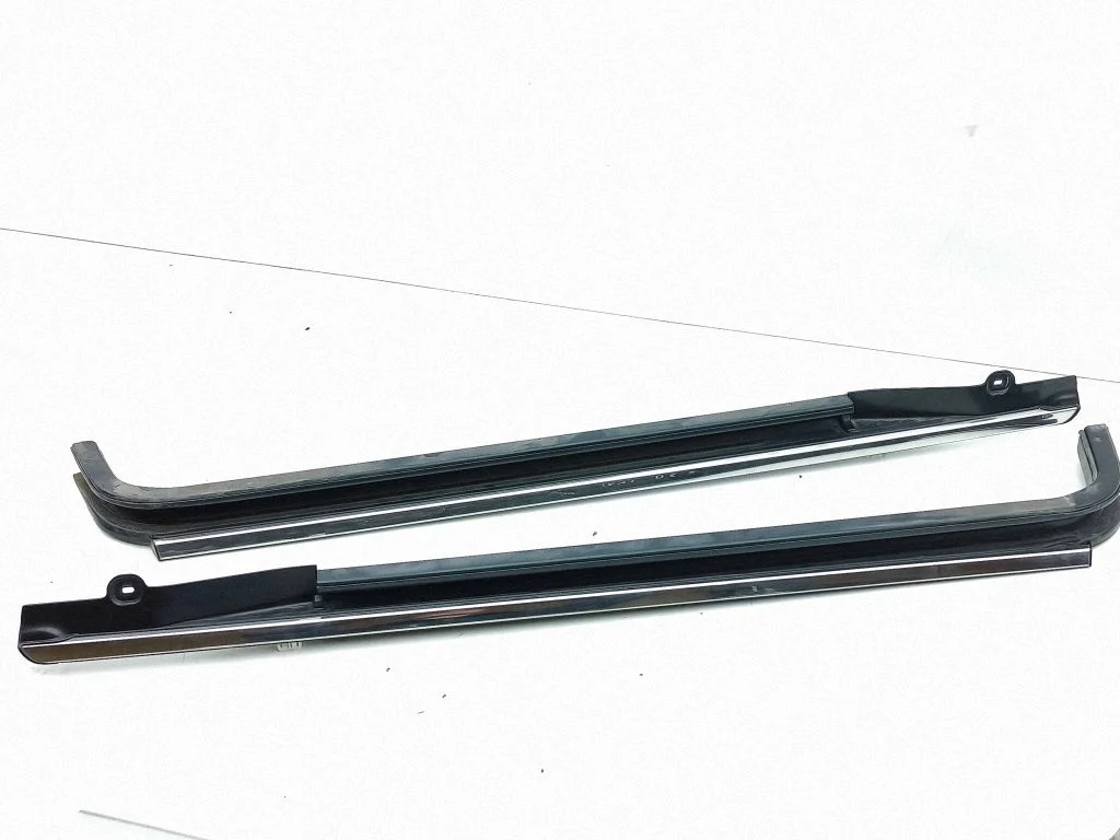 Sliding door upper top rail – Chrysler Grand Voyager V (2007-2015)
