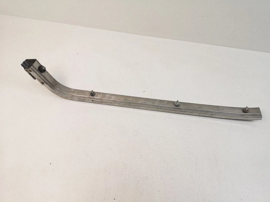 Sliding door upper top rail – Mazda 5 (2010-2016)