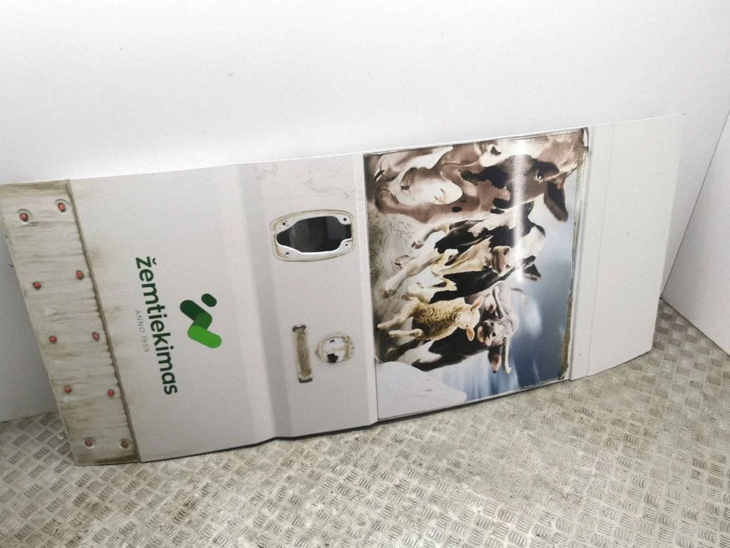 Back/rear loading door – right