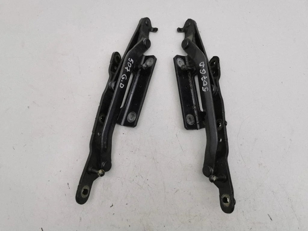 Loading door hinge set