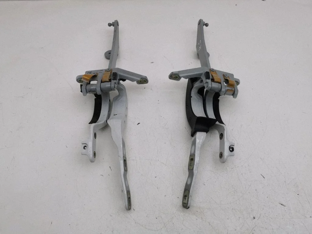 Laadimisukse hingede komplekt – BMW 5-seeria F10 F11 (2009-2016)