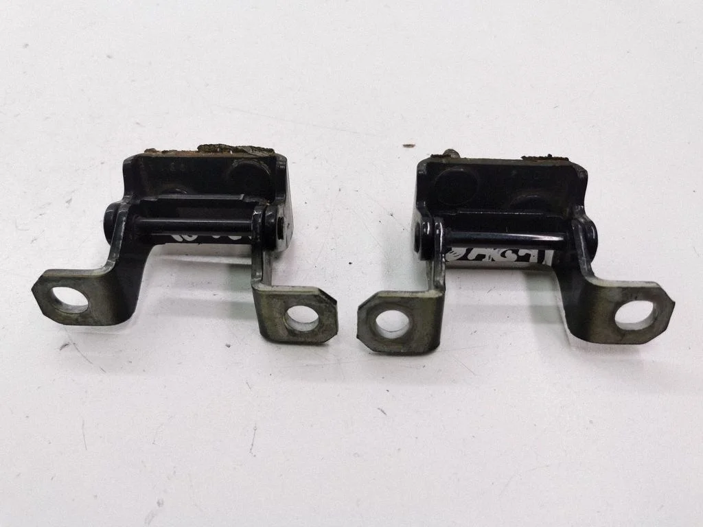 Loading door hinge set 10D05C1