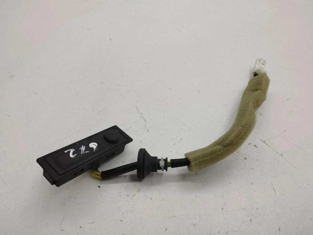 Loading door exterior handle