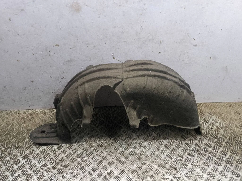 Rear arch fender liner splash guards – left