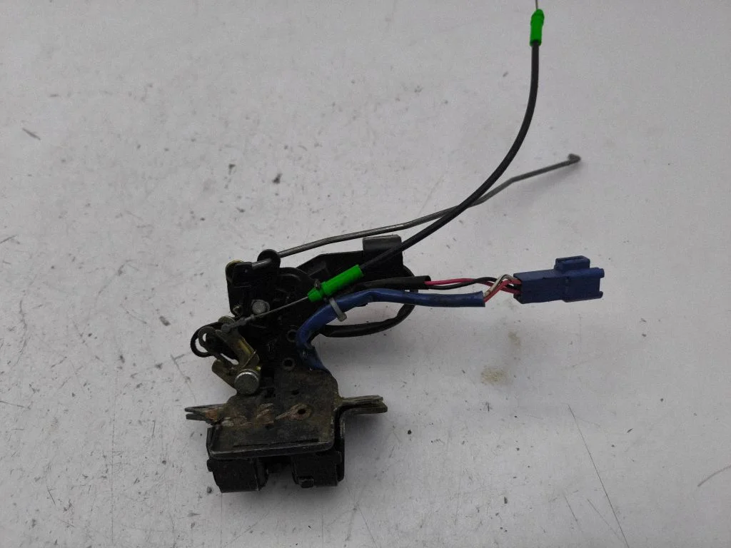 Loading door lock