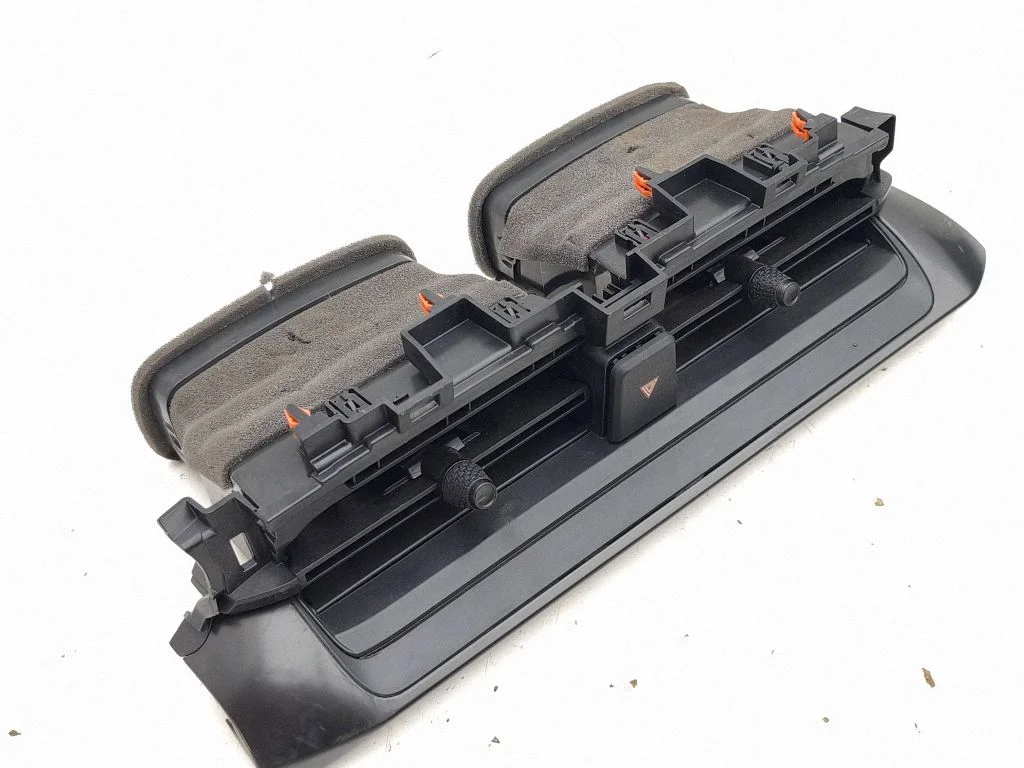 Dash center air vent grill FC56414060