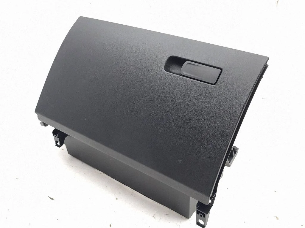 Glove box 17768038009051