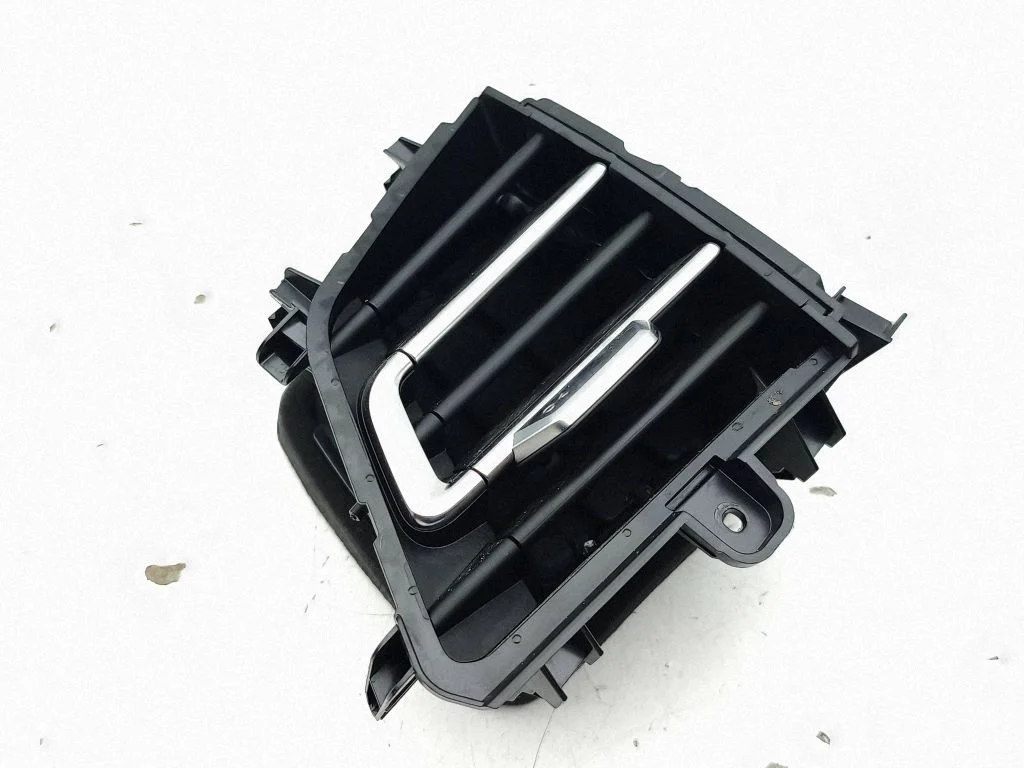Dashboard air vent grill cover trim 89C820901