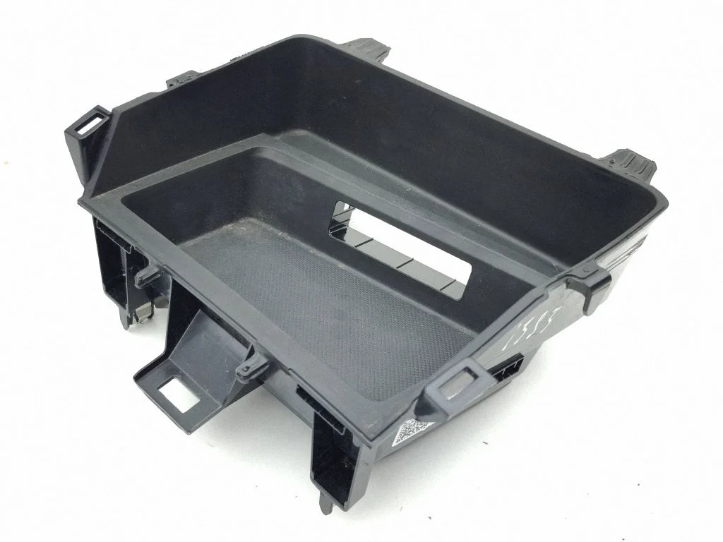 Dashboard storage box/compartment 8Y2864131