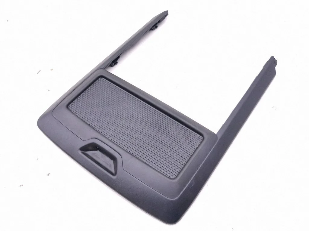 Paneļa nodalījuma/plauktiņa paliktnis M8E2043A66C