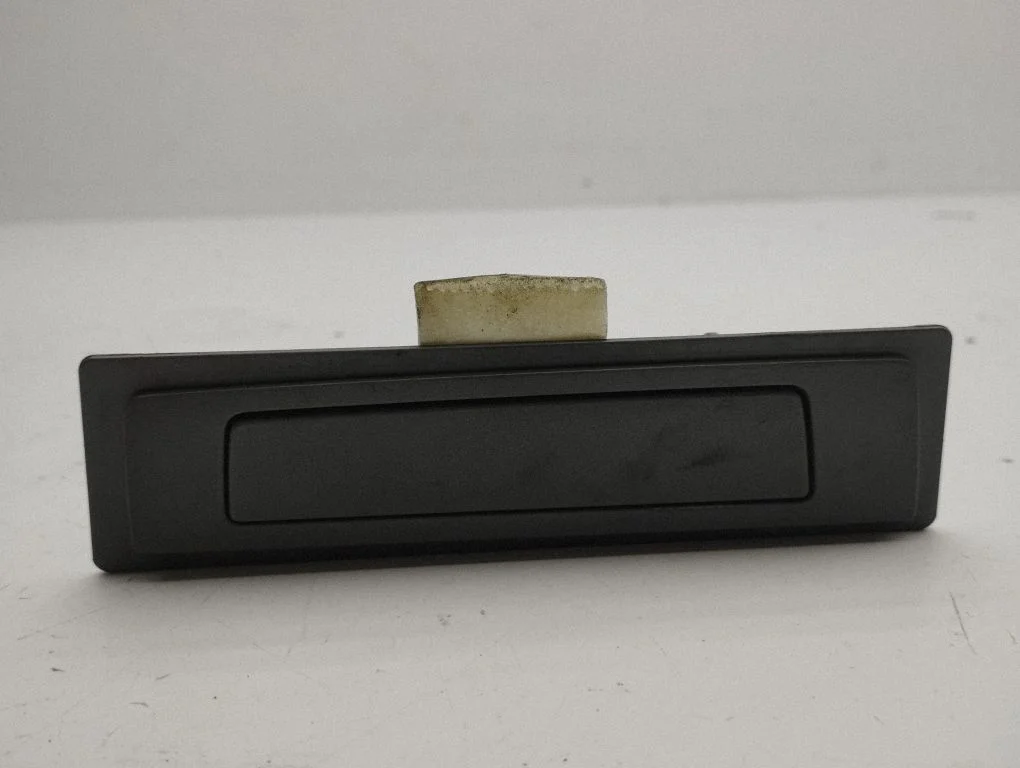 Glove box handle – Chrysler Town & Country V (2008-2016)