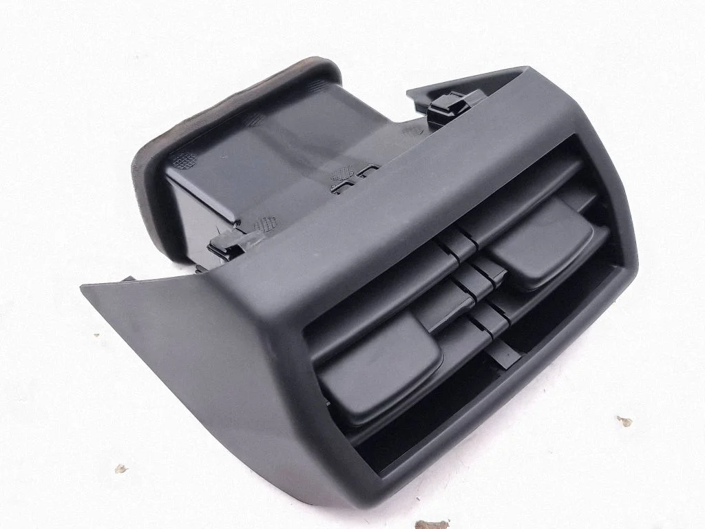 Rear air vent grill 89A819203