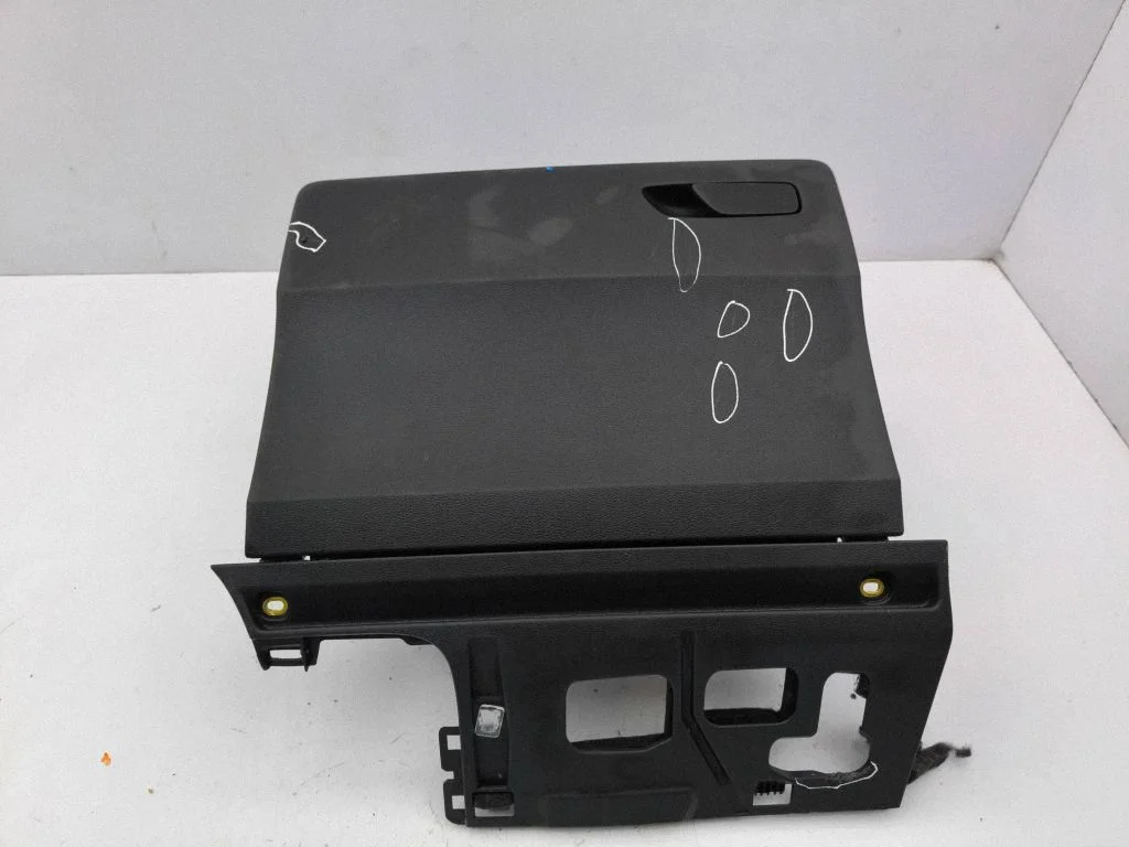 Glove box set 81C857035B