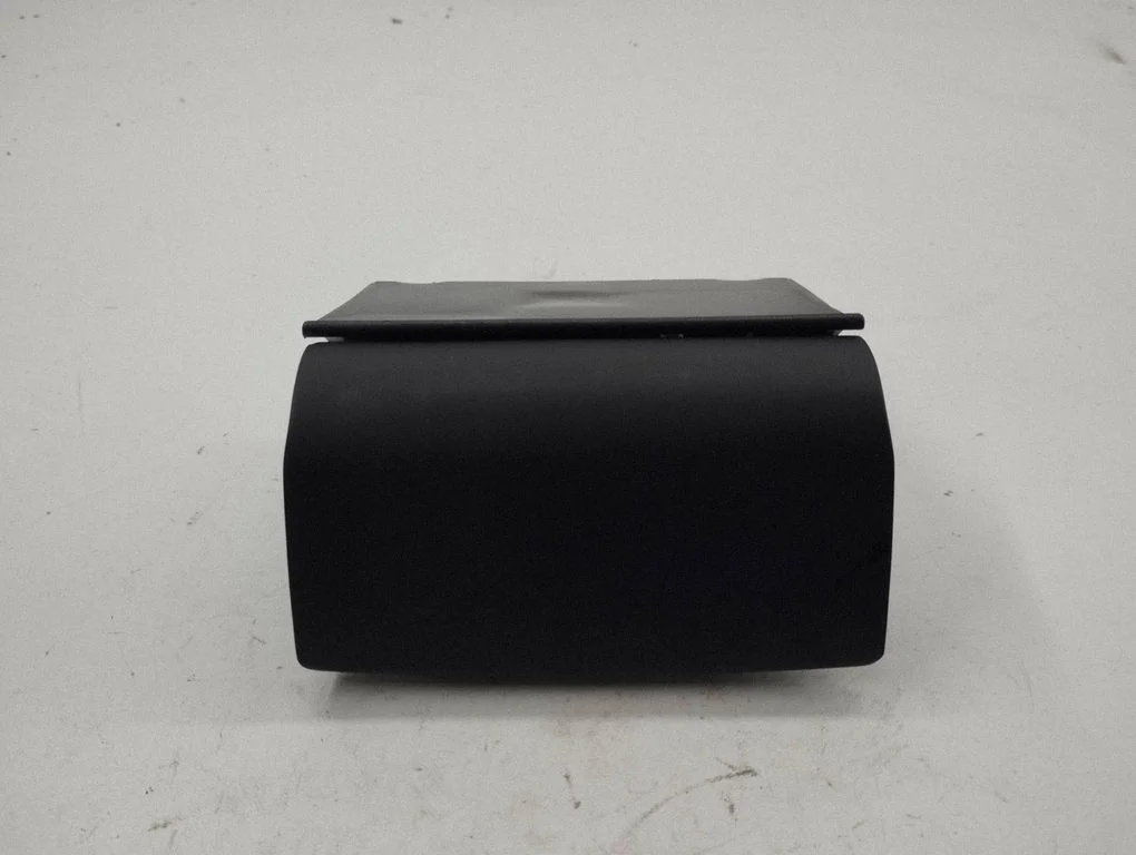 Ashtray (rear)
