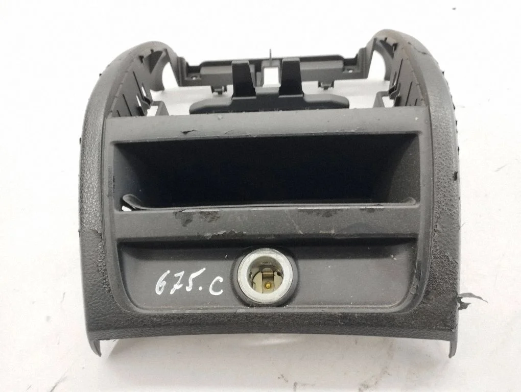 Sigaretisüütaja viimistlus (tagumine) – BMW 5-seeria F10 F11 (2009-2016)