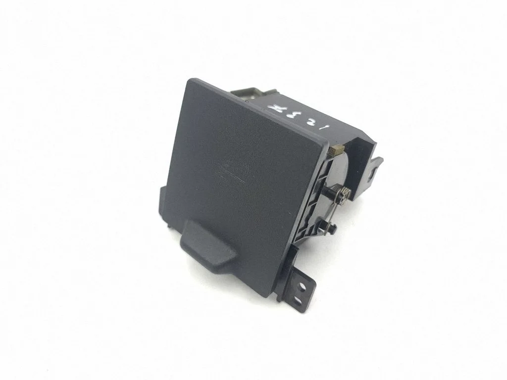 Cigarette lighter front