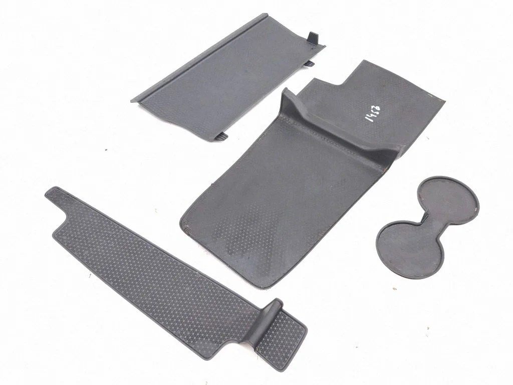 Central console drawer/shelf pad 9472846