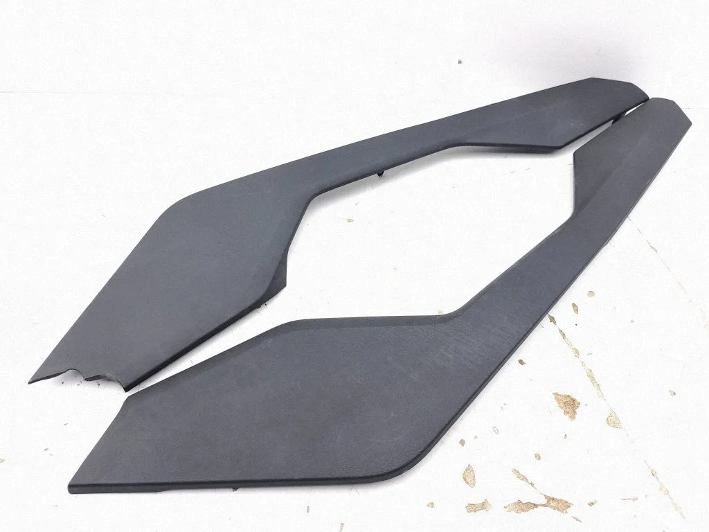 Centre console side trim front 89A864202