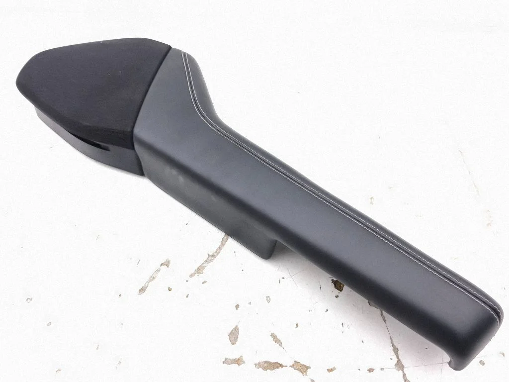 Front door speaker cover trim LJ8BR24140A