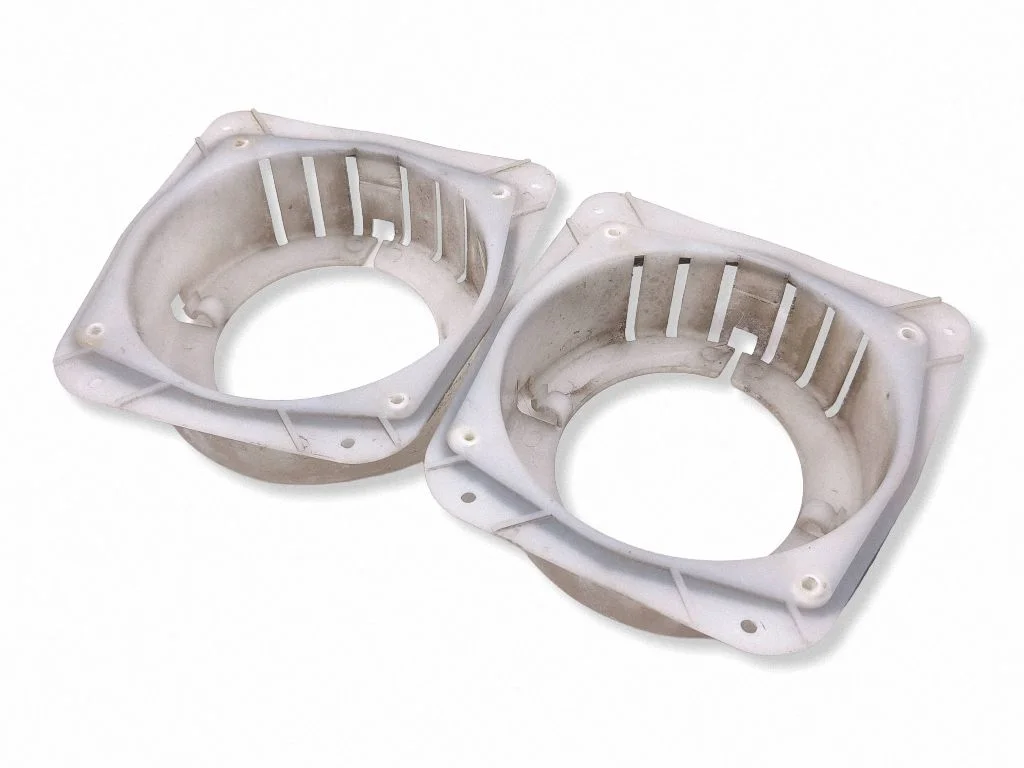Front door speaker cover trim