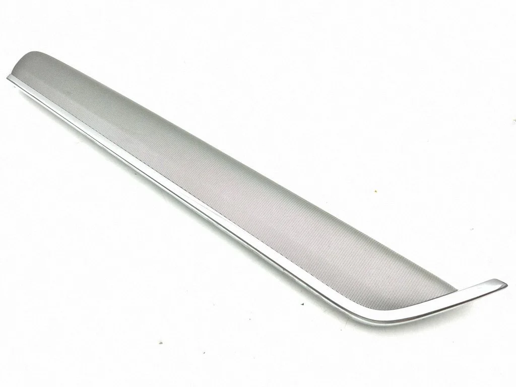 Front door trim bar 31426327