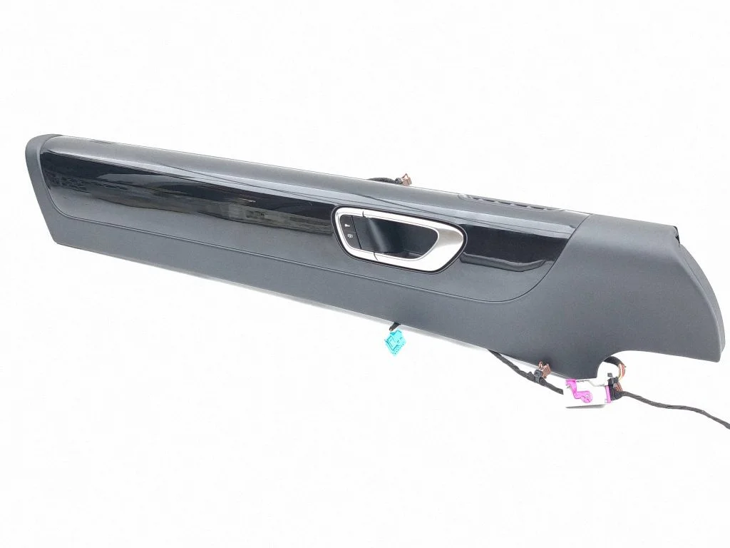 Front door trim bar 3W4867329