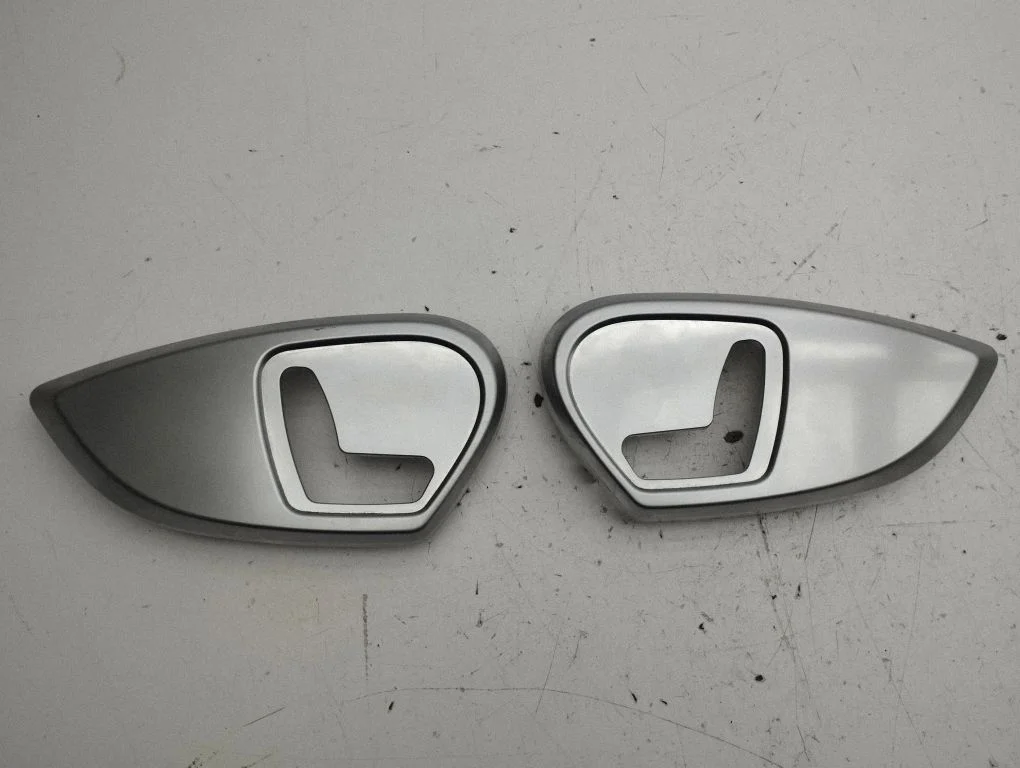 Front door seat control surround trim – Mercedes-Benz ML-Class W164 (2005-2011)