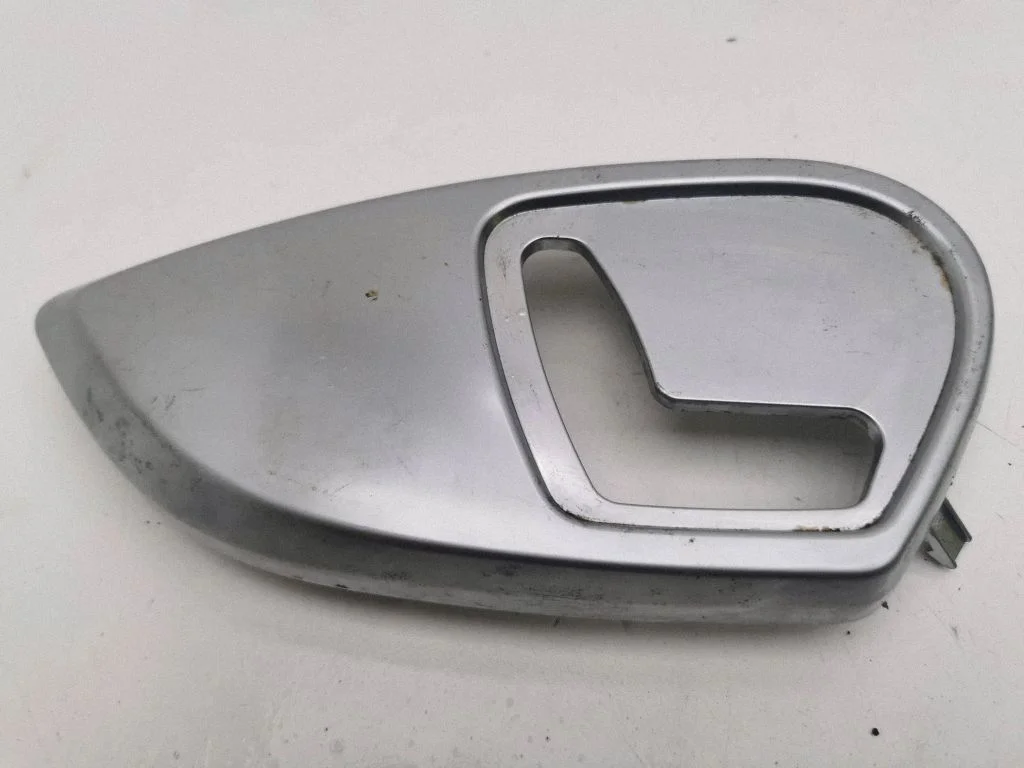 Front door seat control surround trim – Mercedes-Benz ML-Class W164 (2005-2011)