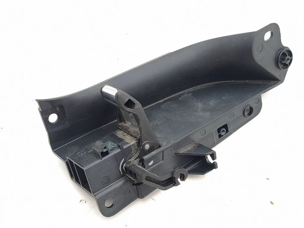 Front door interior handle LJ8BR22601AD