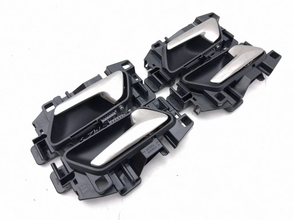 Front door interior handle 9820155380