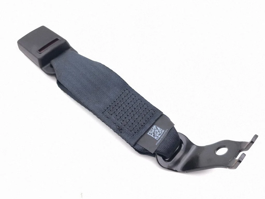 Rear seatbelt buckle 633820900C