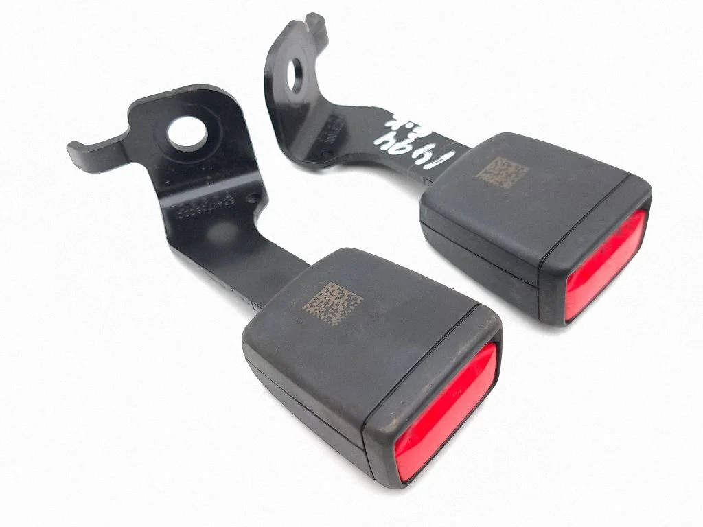 Rear seatbelt buckle 634173800C
