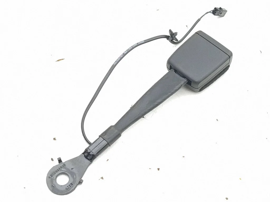 Front seatbelt buckle 8V0857755