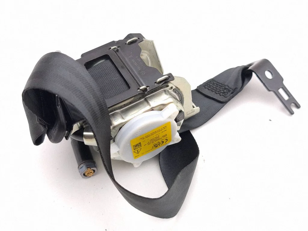 Rear seatbelt 98399290XX