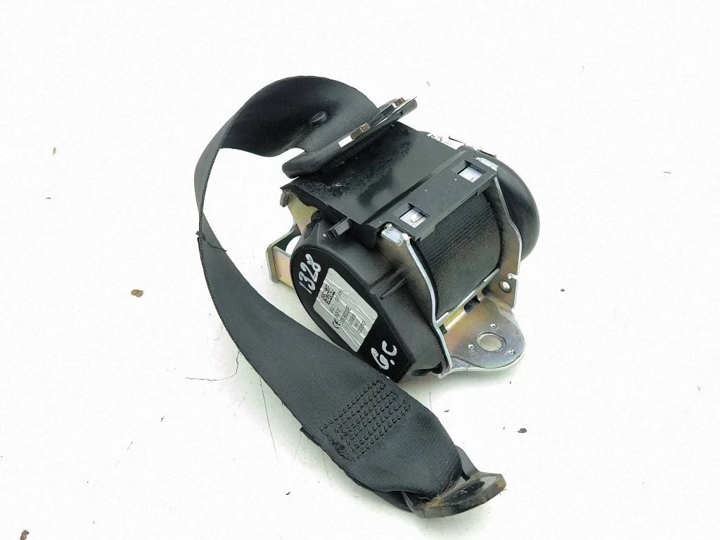 Middle seatbelt (rear) – Volvo S90, V90 (2016-)