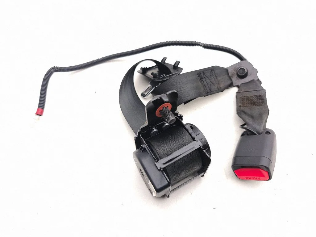 Middle seatbelt (rear) 898502T000VA
