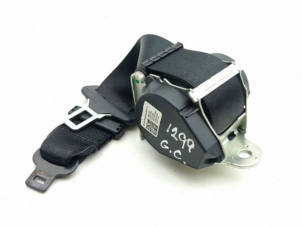 Middle seatbelt (rear) 6700174400